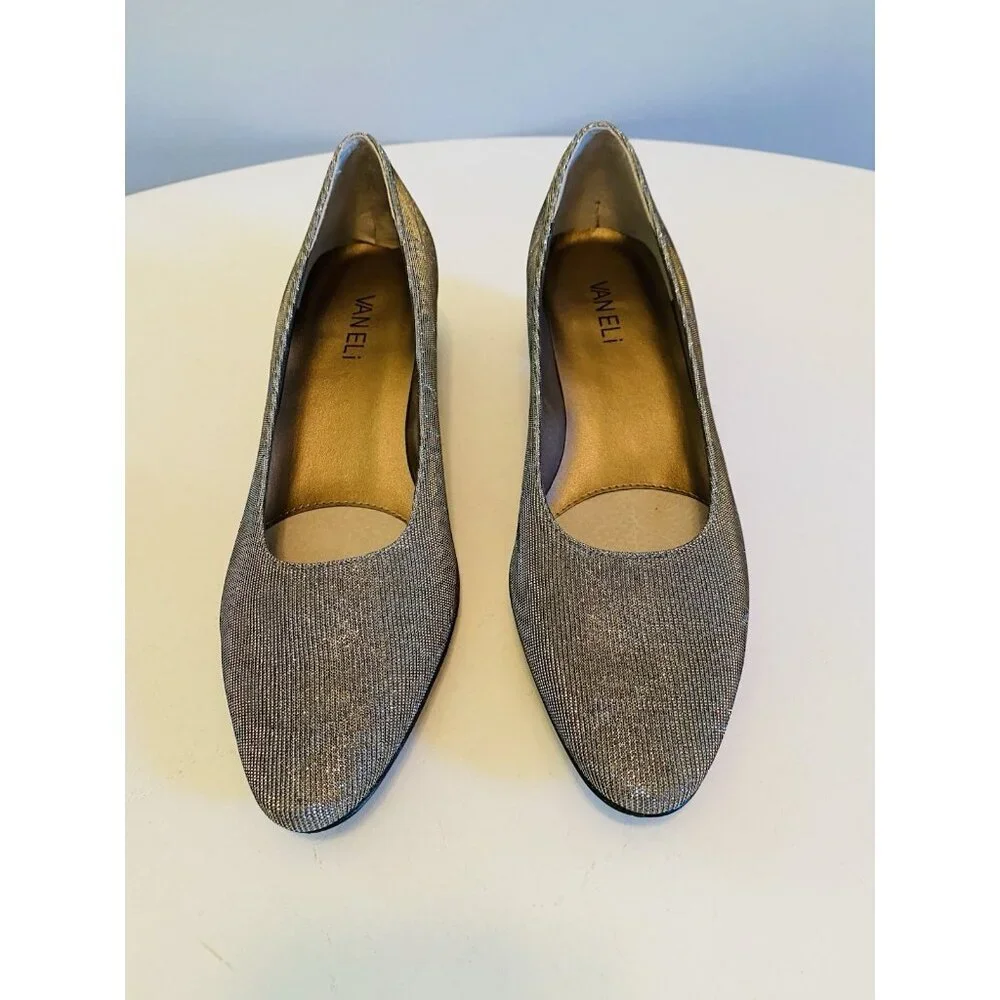 NIB Vaneli Astyr Platinum Nizza Women's 7.5 N Almond Toe Pumps Shoes
